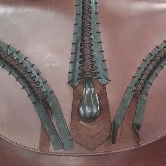 Fendi runway tooled leather vintage purse - Picture 5 of 7